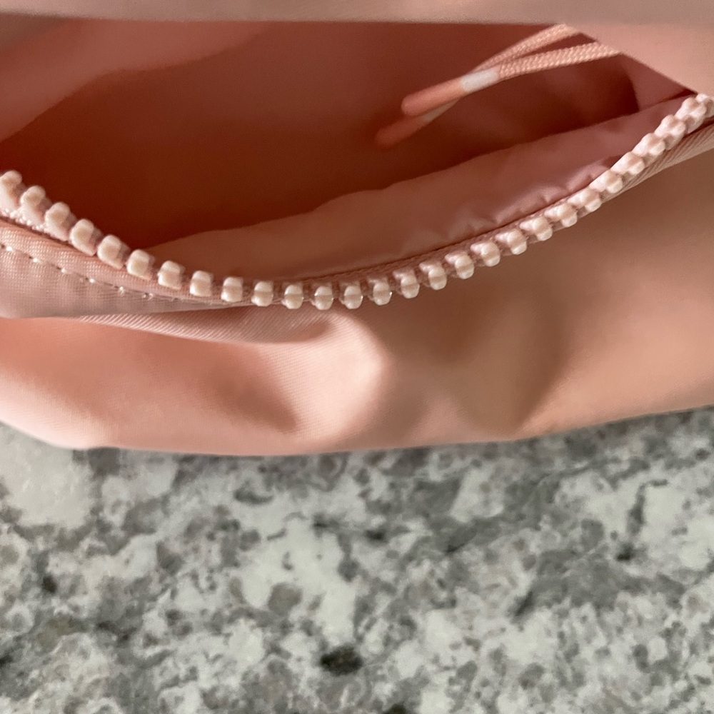 Fabletics Belt Bag color is peach new no tags - image 3